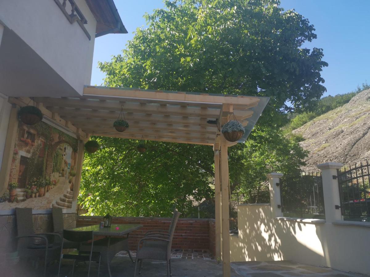 Къща Томови,Стаи За Гости Devin Exterior photo