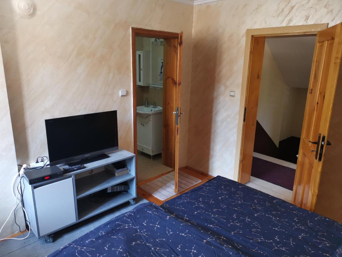 Къща Томови,Стаи За Гости Devin Exterior photo